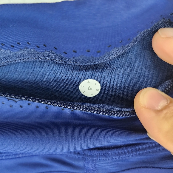 LULULEMON ATHLETICA Women's on Track Hero Blue Capri Workout Leggings - Size 4 - Picture 13 of 16
